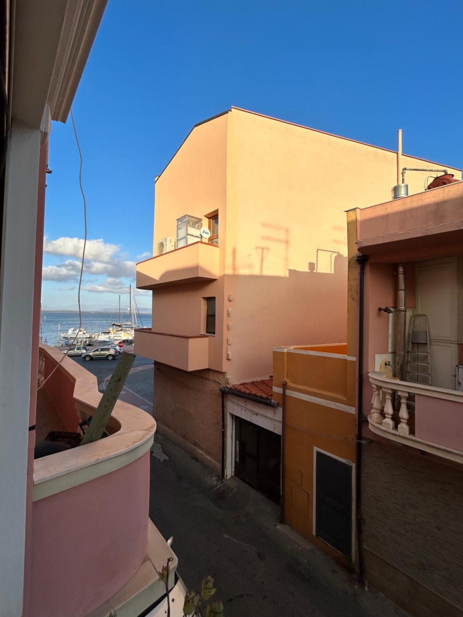 Blu Marlin Villa SantʼAntìoco Exteriör bild