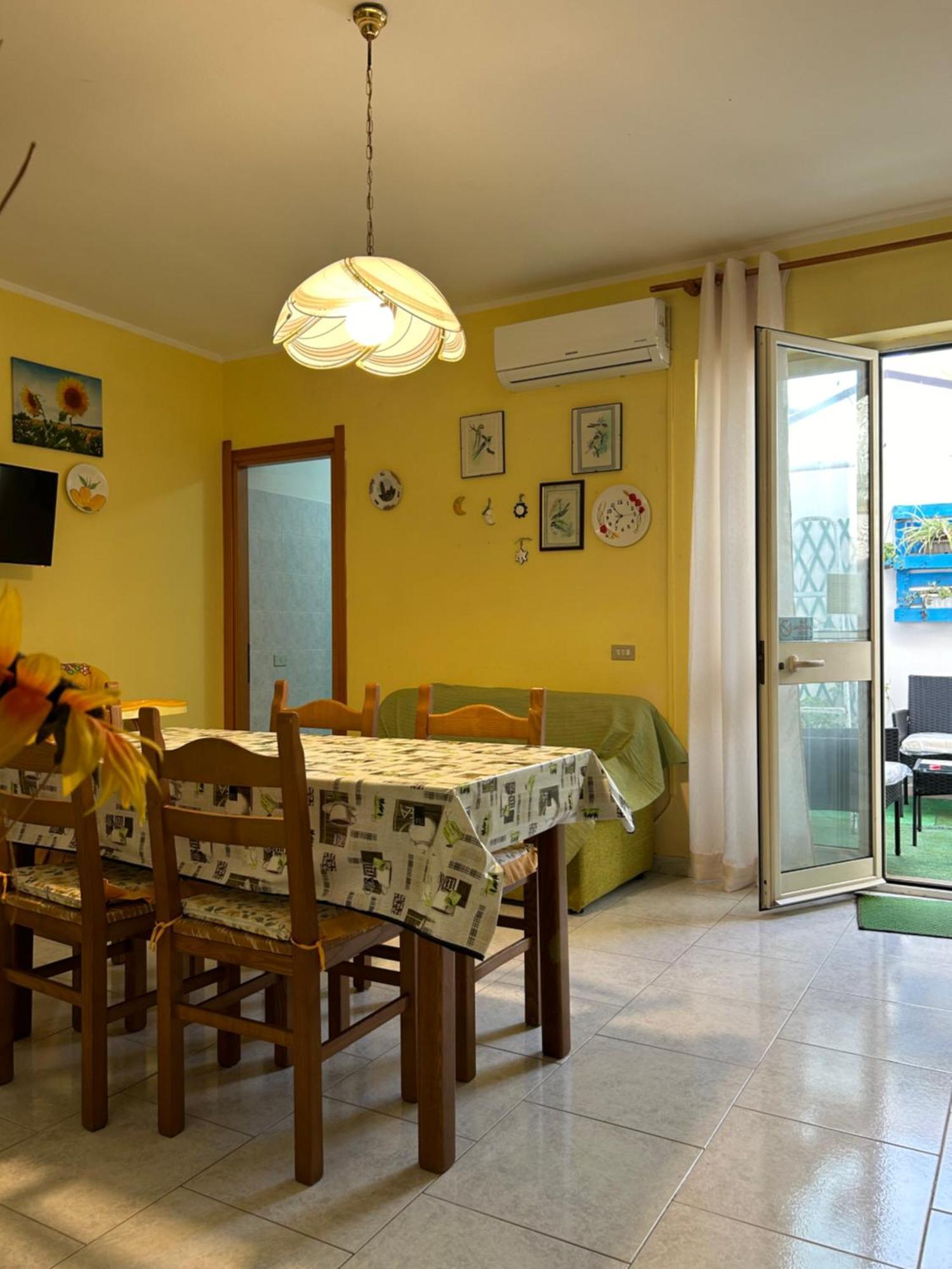 Blu Marlin Villa SantʼAntìoco Exteriör bild
